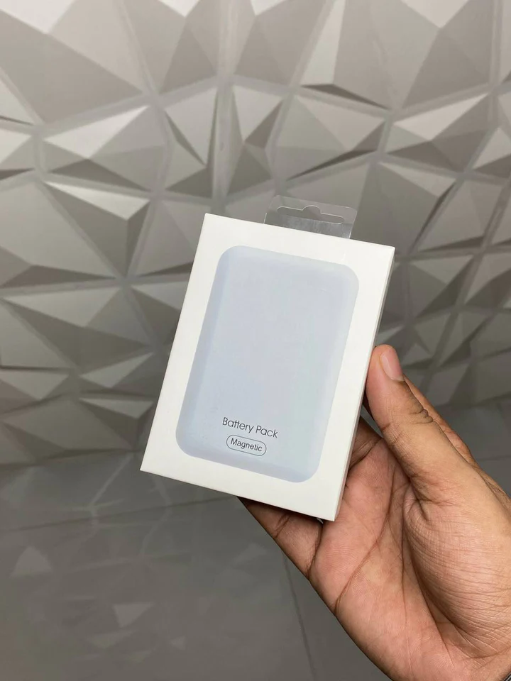 MagSafe Wireless Powerbank - 5000mAh Battery Capacity