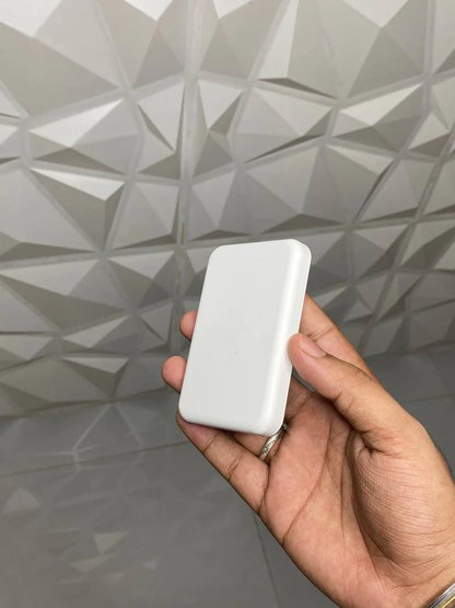 MagSafe Wireless Powerbank - 5000mAh Battery Capacity